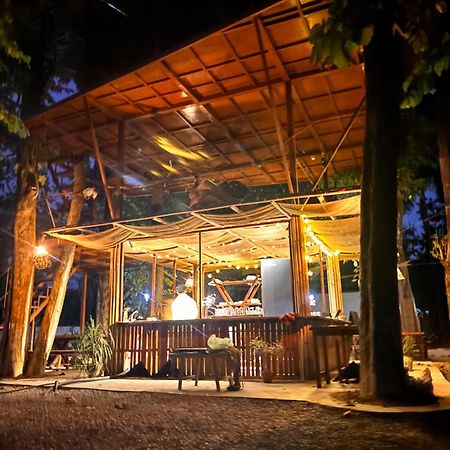 Happy Lemon Tree Lodge Саураха Екстер'єр фото